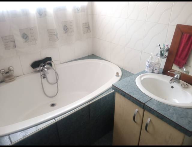 2 BEDROOM TOWNHOUSE FOR SALE IN WITFIELD